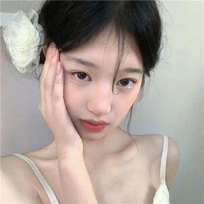 飘动的红丝带
